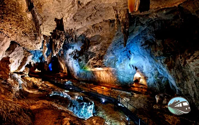 Las cuevas más impresionantes de España y cómo visitarlas